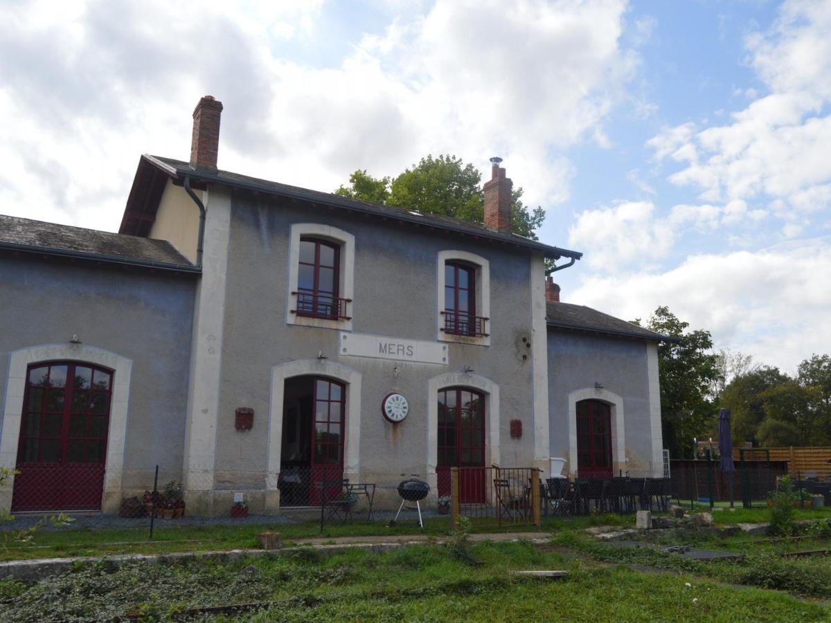 Gite 13 Pers. Dans Une Ancienne Gare Avec Piscine, Jardin Clos, Terrasse Et Equipements Pmr - Fr-1-591-166 Villa Mers-sur-Indre Exterior photo